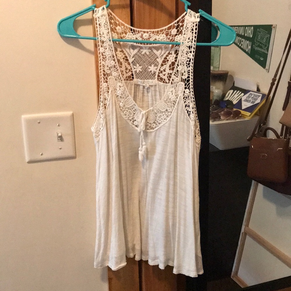 Aeropostale tank top with lace